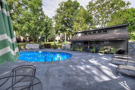 5th image of 115 Beechnut St APT D1