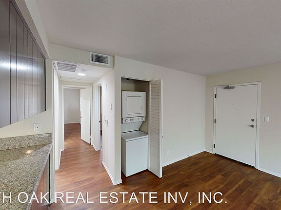 5th image of 3974 Moore St APT 105
