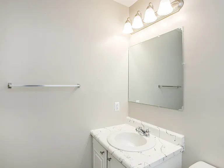 Meadowbrook Apartments — Photo 29
