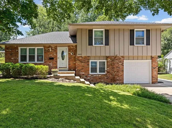 9602 Eby St, Overland Park, KS 66212