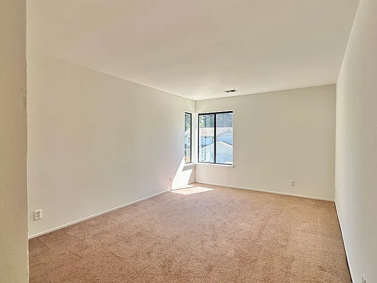 768 Rose Dr — Photo 37