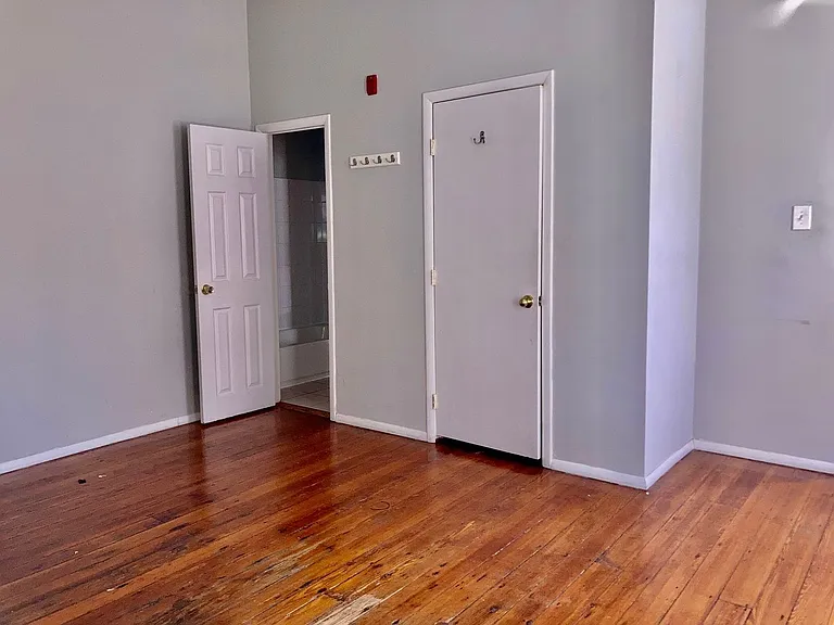 2635 E Lehigh Ave — Photo 9