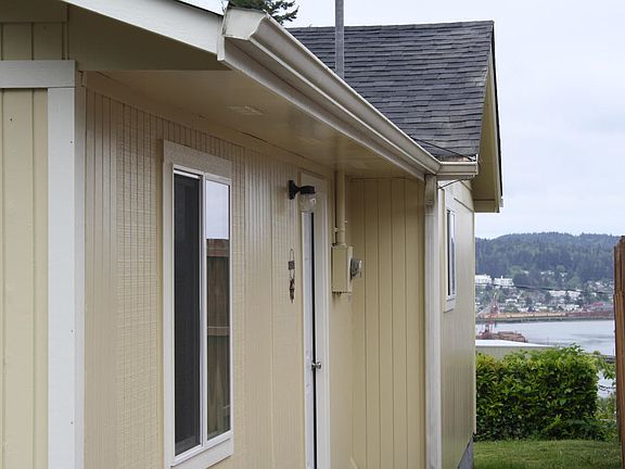 FACING STREET RIGHT SIDE
