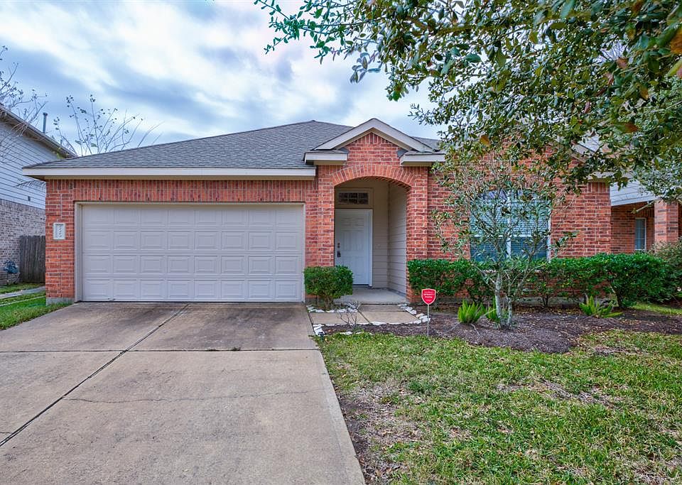 1st image of 25203 Sierra Woods Ln