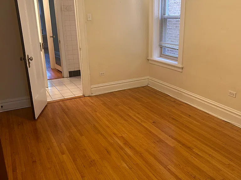 2025 W Berwyn Ave #2 — Photo 5