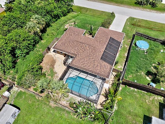 5th image of 909 Rose Arbor Dr