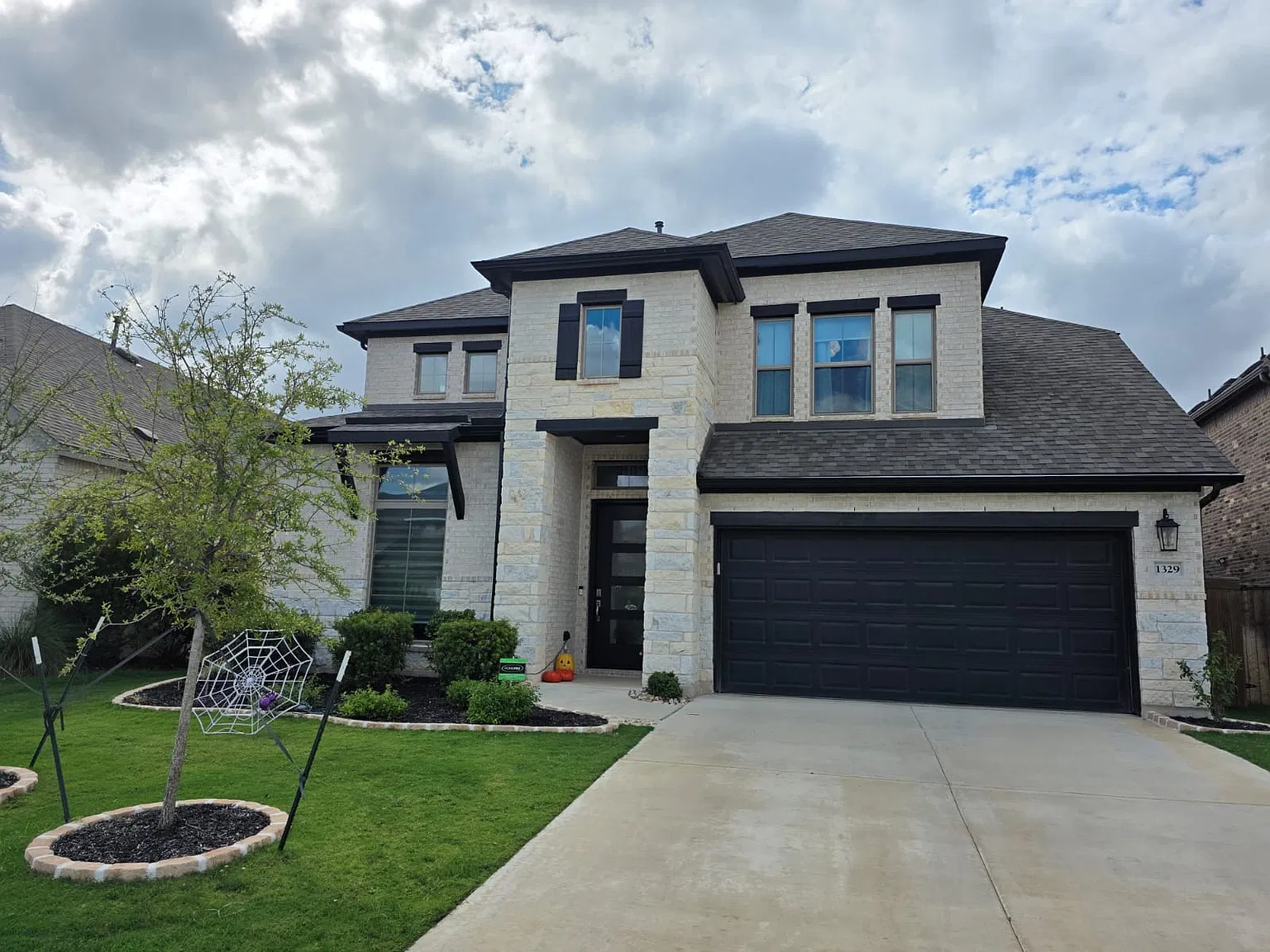 5 bed, 3154 sqft, $4,200 — Photo 1