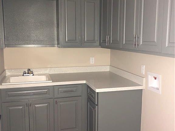 4th image of 3028 Manchester Dr