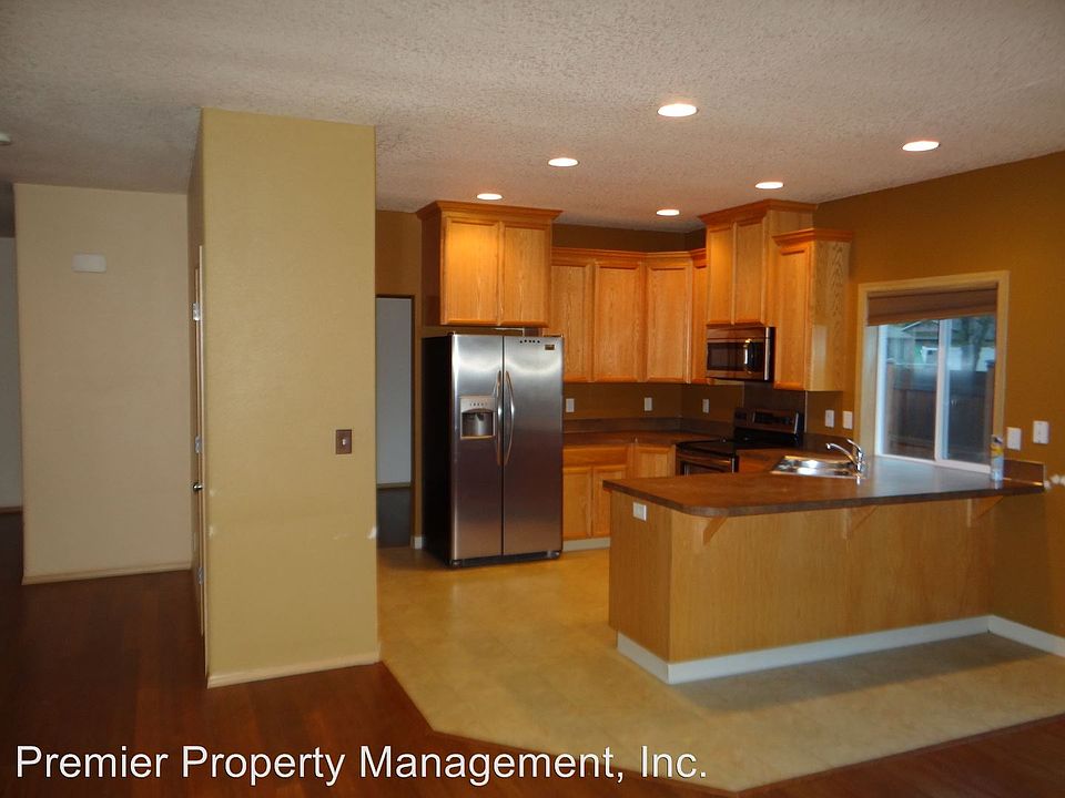 1st image of 4211 NE 125th Ave