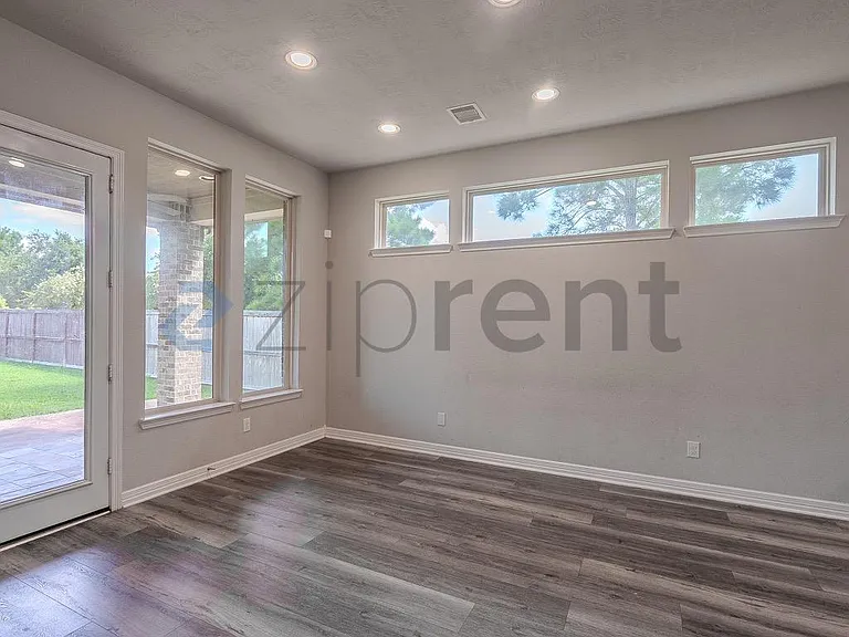 3543 Whitman Dr — Photo 8