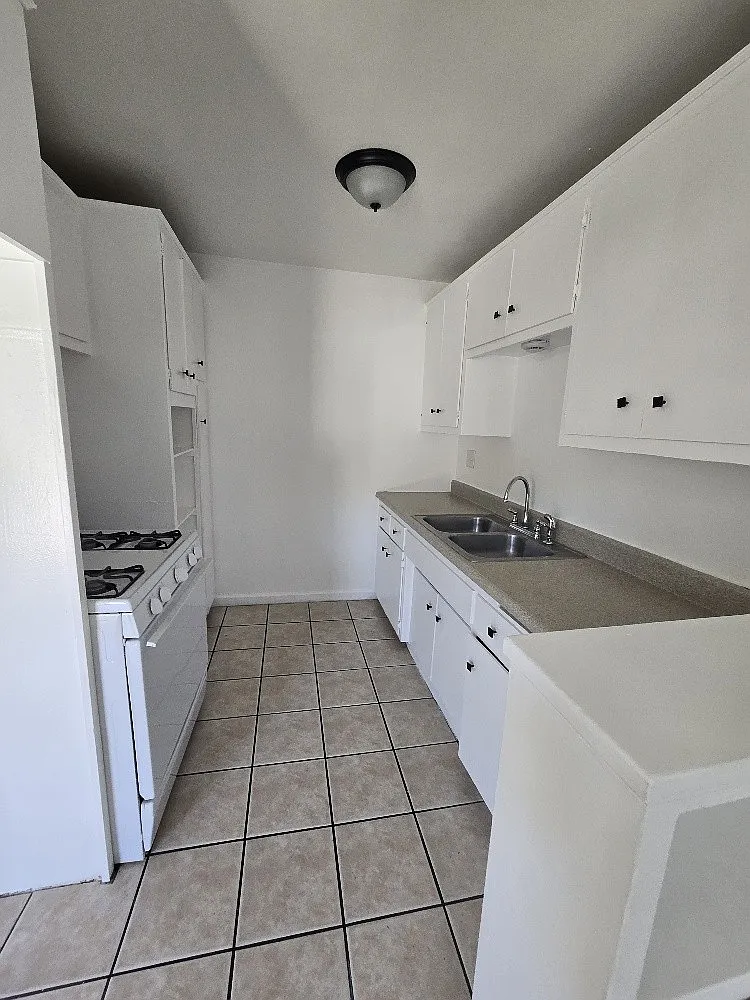 2 bed, 950 sqft, $2,150 — Photo 4