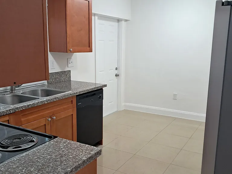 8361 NW 28th Pl — Photo 20