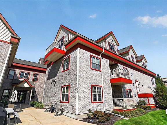 3rd image of 955 Liberty Blvd Unit 306