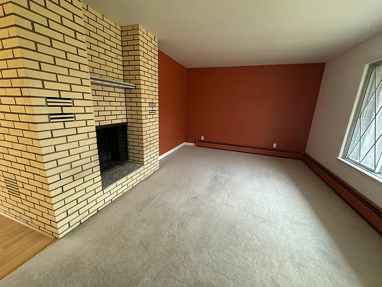 636 Petoskey Ave — Photo 8
