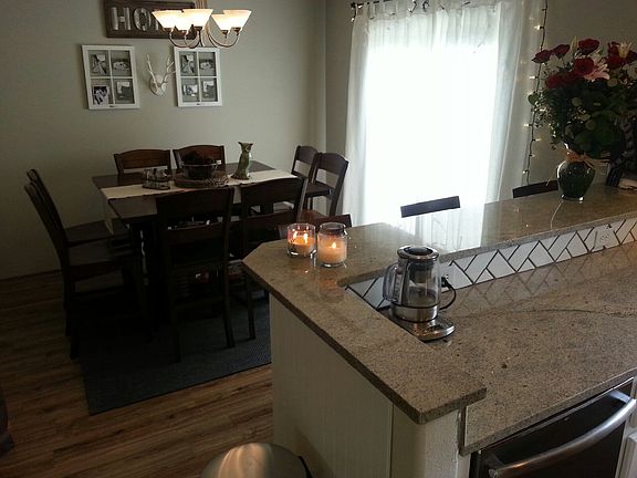 dining rm w/ slider to deck