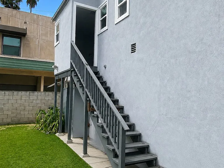 88 S Allen Ave — Photo 29