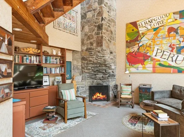 230 Three Pond Road, Peru, VT 05152