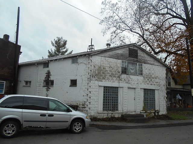 2nd image of 221 Peoples St