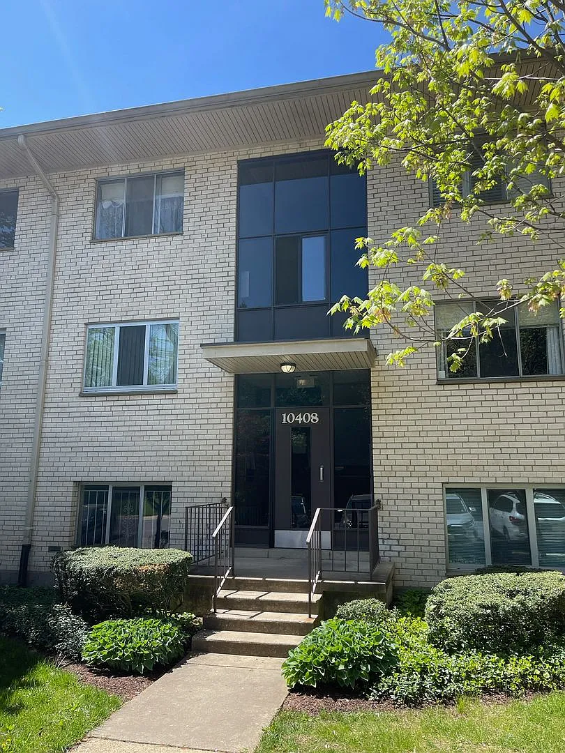 1 Bedroom/1 Bath in great location — Photo 1