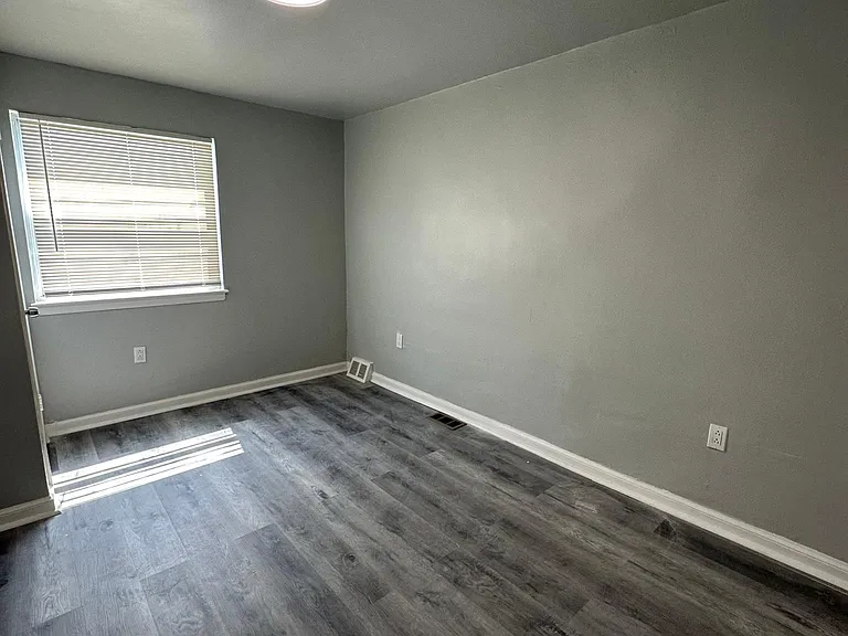 6828 Regent St — Photo 6