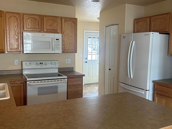 3rd image of 1337A Lily Ct #A