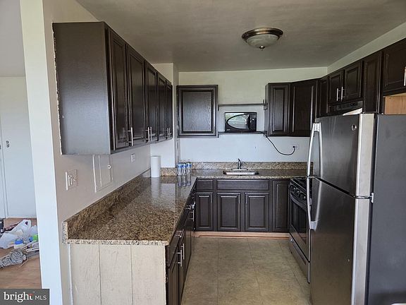 3rd image of 5801 Quantrell Ave APT 508