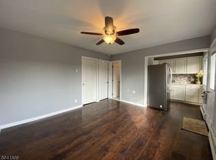 226 Elmira Trl, Hopatcong, NJ 07843