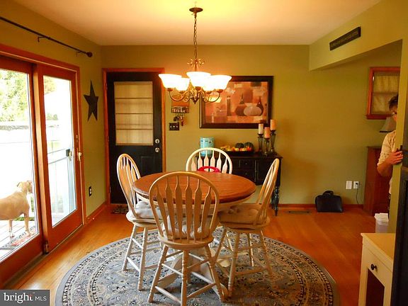 4th image of 112 Crescent Dr