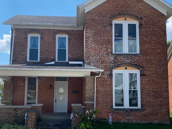 215 W Water St, Hartford City, IN 47348