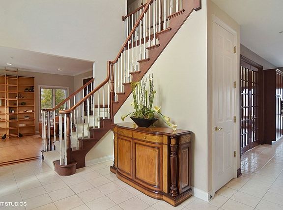 2nd image of 5135 Bridlewood Ct