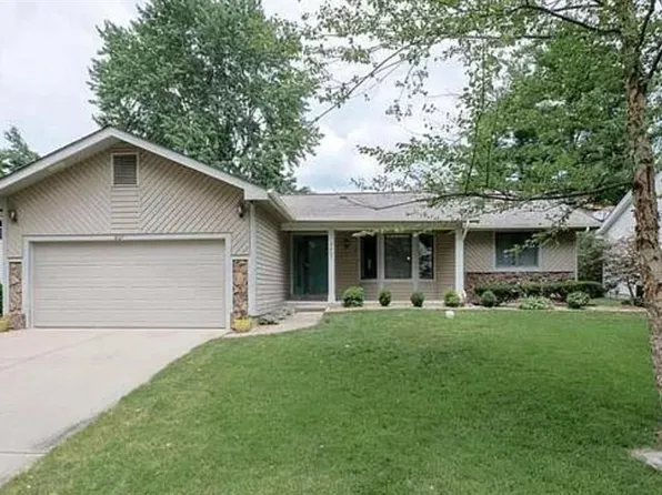 807 Briarwood Ct, Lake Saint Louis, MO 63367