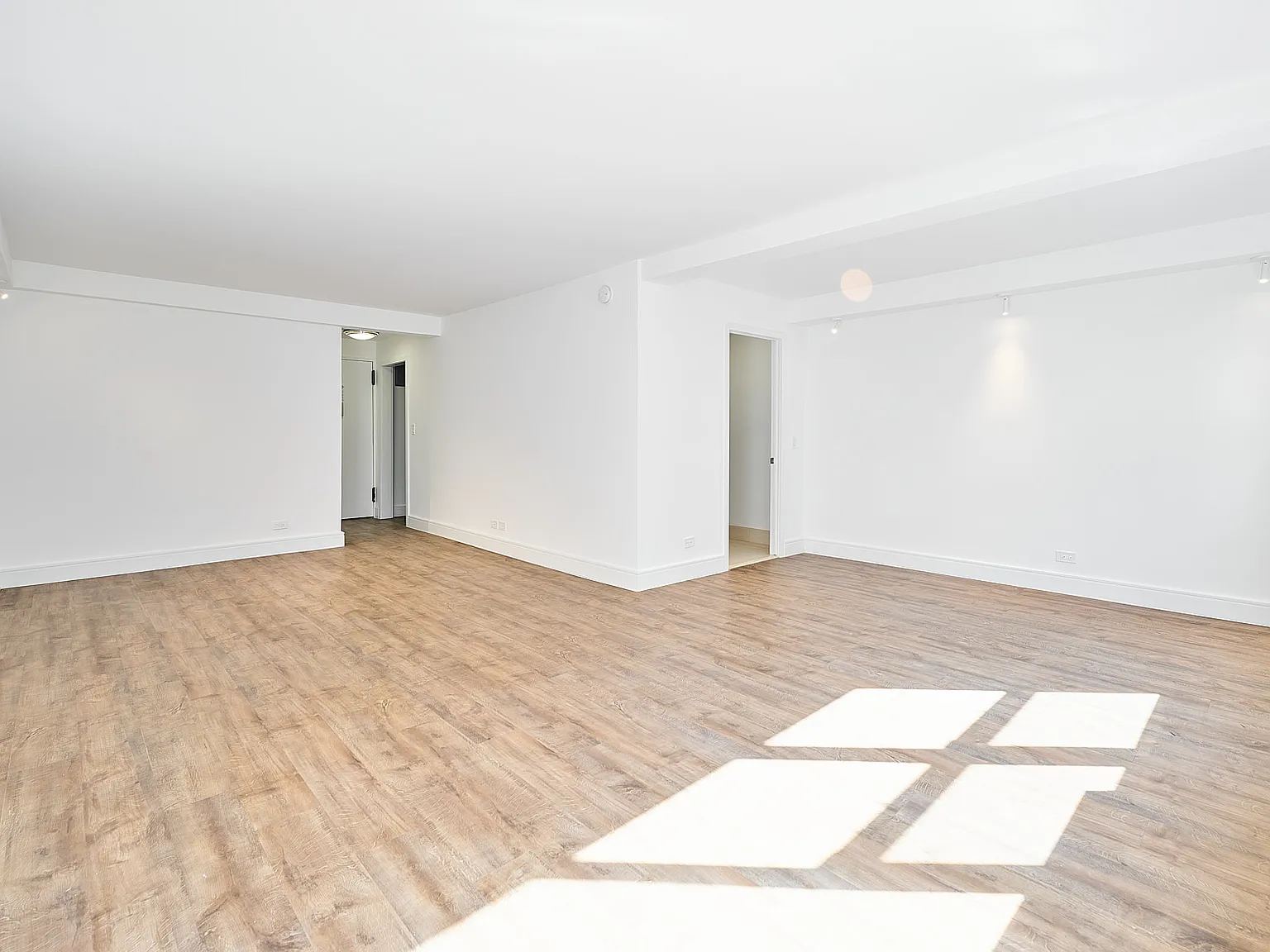 225 East 63rd Street — Photo 4