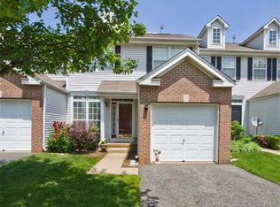 8 Molteg Dr, Parlin, NJ 08859