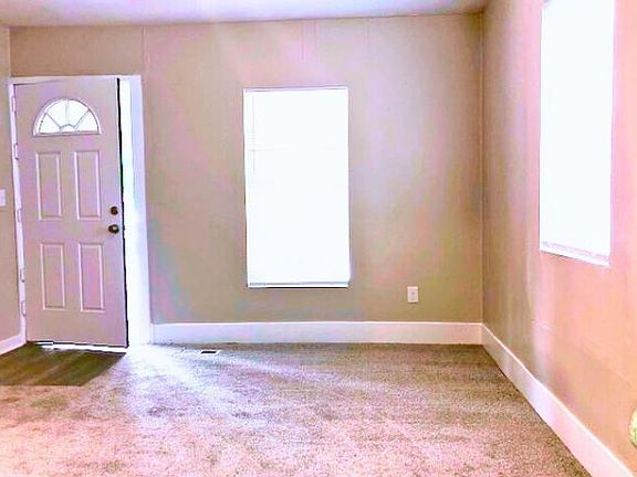 3rd image of 641 S Ellis St