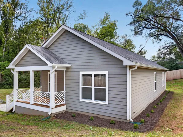 108 Bollingbrook Dr, Charlottesville, VA 22911