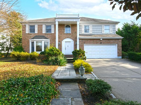 22 West Dr