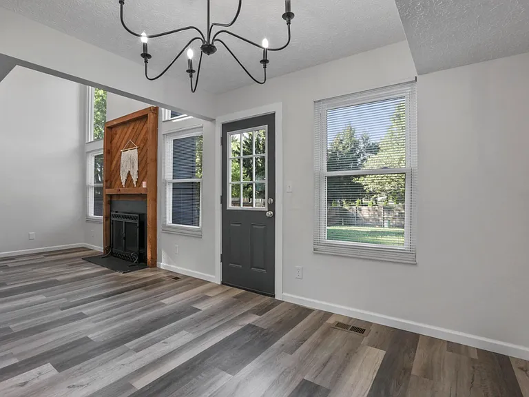 56 Green Bower Ln — Photo 7