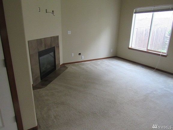 3rd image of 756 T St SE