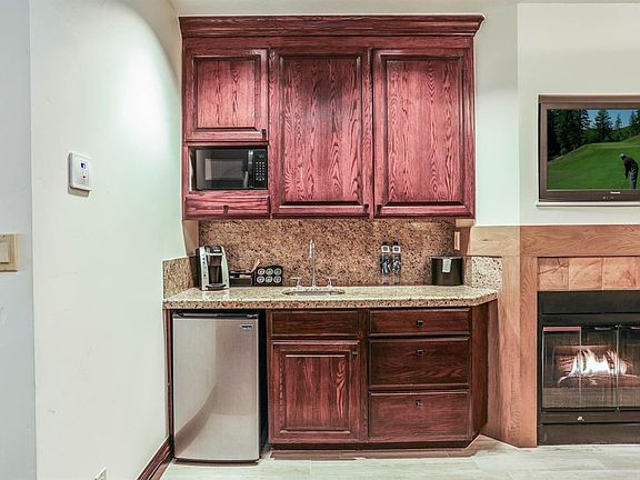 5th image of 26 Avondale Ln Suite 304