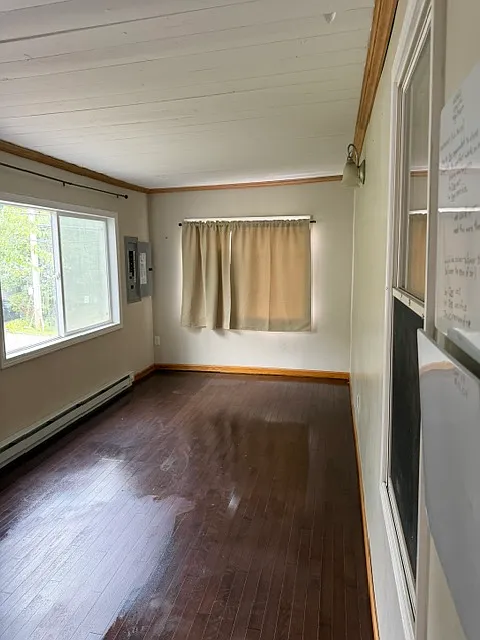 3 bed, 1.5 bath, $1,950 — Photo 2
