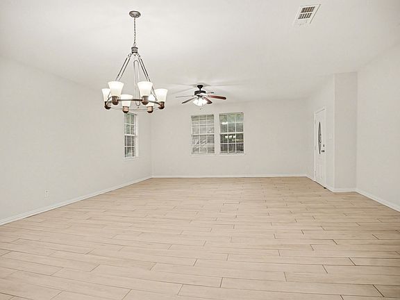 5th image of 2446 Catherine St