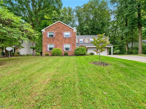 10249 Cherry Hill Dr, Painesville, OH 44077