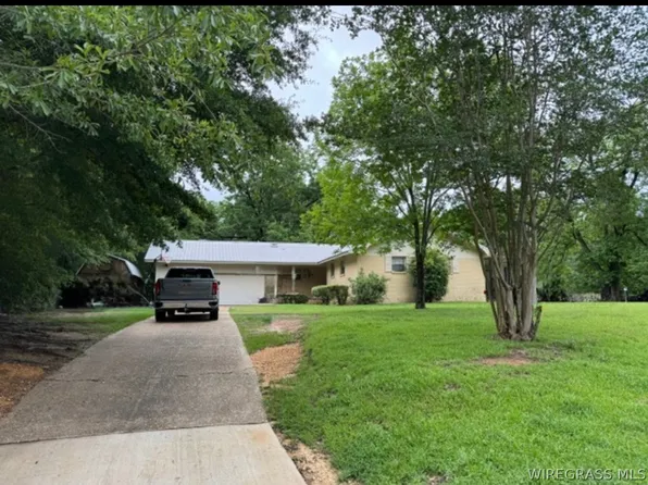 705 Dogwood Trl, Dothan, AL 36301