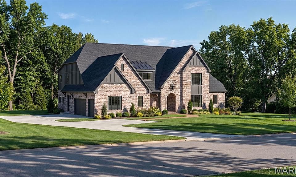1st image of 1 Scottsdale Manor Hl