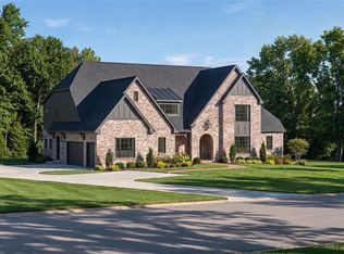 1 Scottsdale Manor Hl, Town And Country, MO 63131