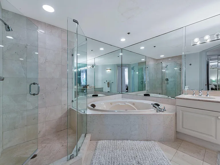530 Ocean Dr #202 — Photo 13