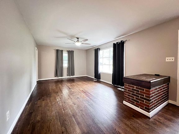 2nd image of 3905 Tremont Dr