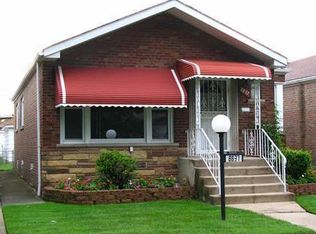 8837 S Oglesby Ave, Chicago, IL 60617