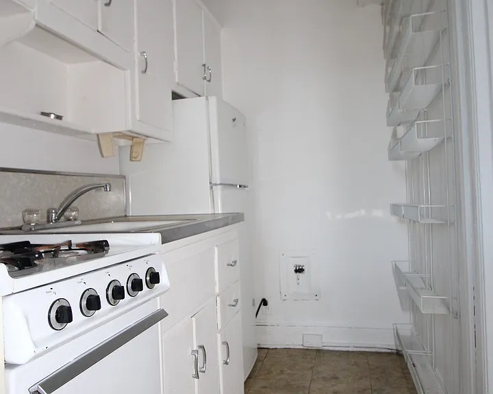 Avon Apartments — Photo 5