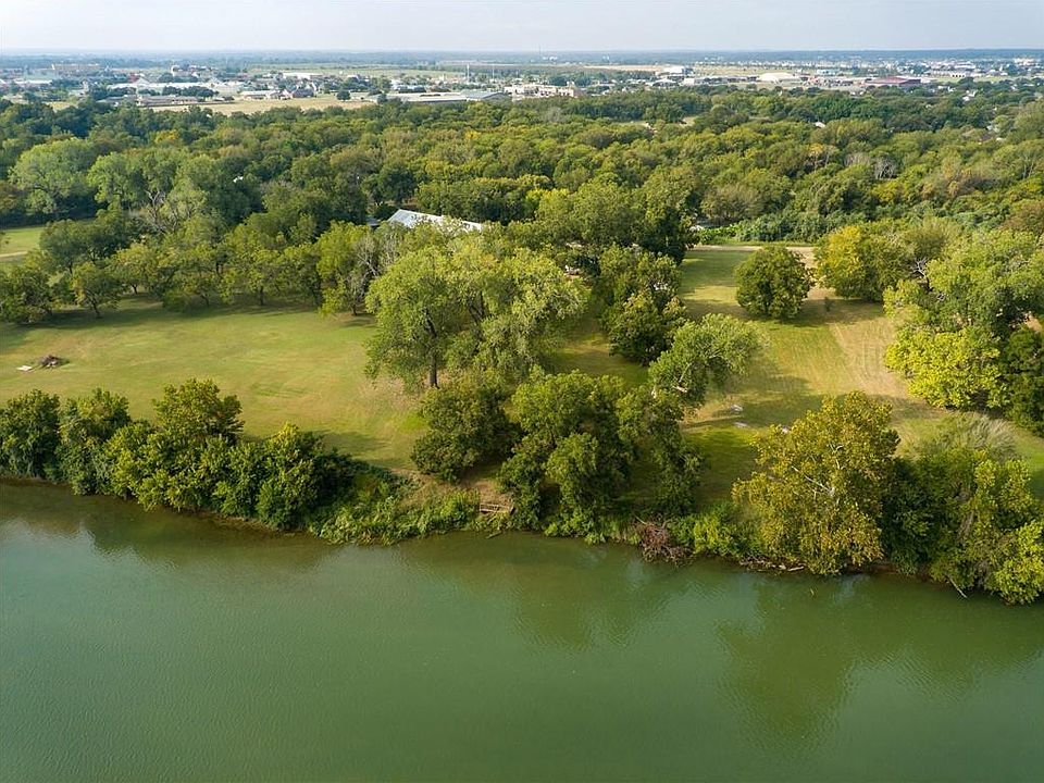 1st image of 104 Shoreline Dr